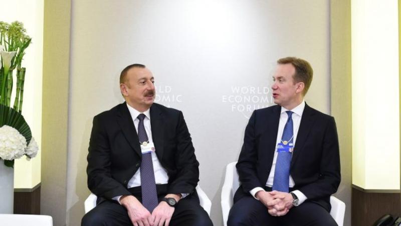 Prezident İlham Əliyev Davosda Dünya İqtisadi Forumunun prezidenti ilə görüşdü