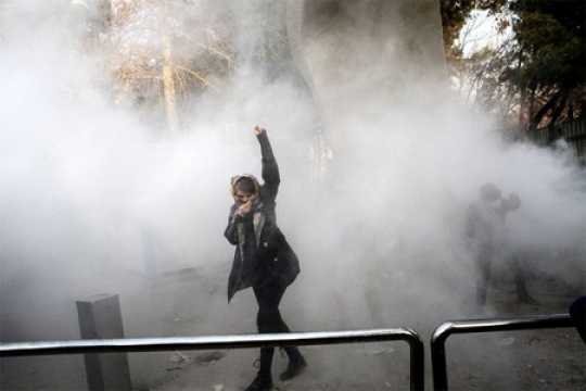 İran hakimiyyəti aksiyalar zamanı 25 nəfərin öldüyünü açıqlayıb
