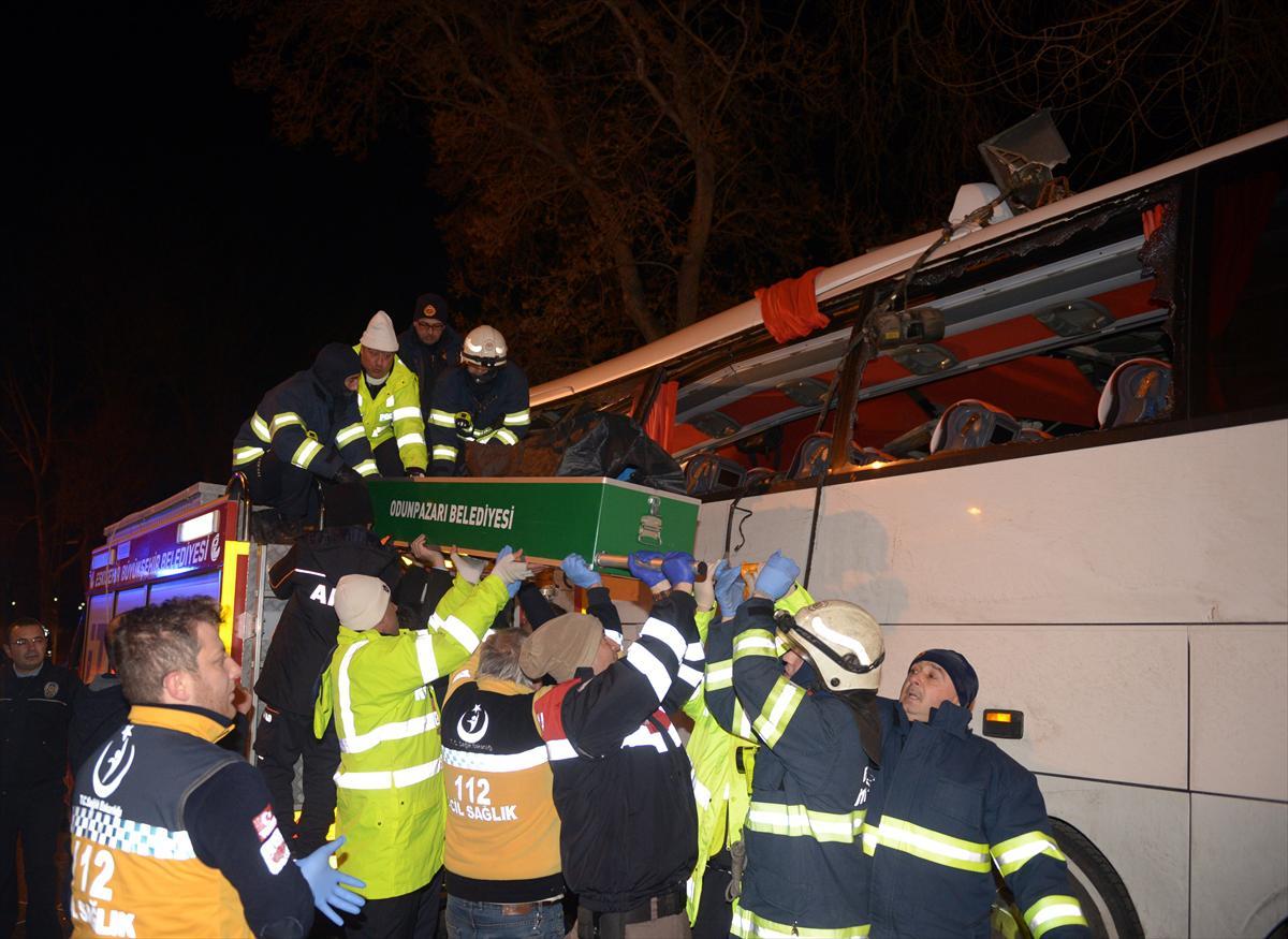Türkiyədə DƏHŞƏTLİ avtobus qəzası: 13 ölü, 42 yaralı