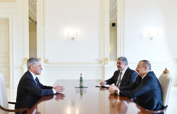 Prezident İlham Əliyev Formula-1 qrupunun direktorunu qəbul edib