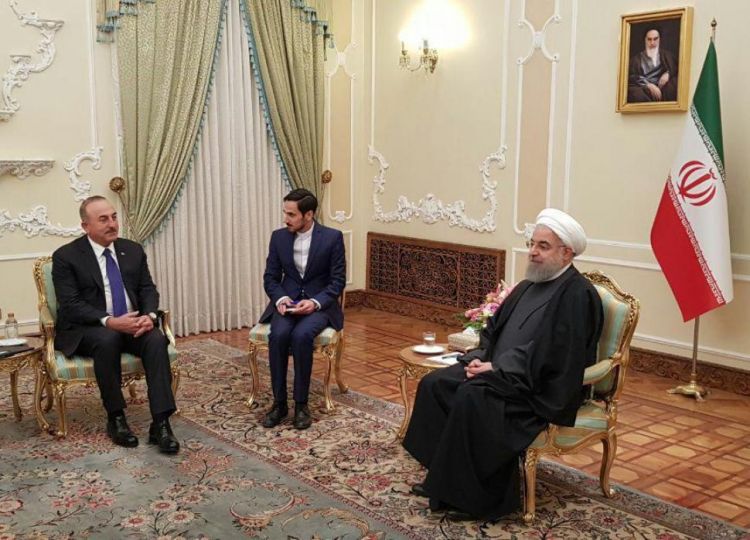 Türkiyənin XİN başçısı İran Prezidenti ilə görüşdü