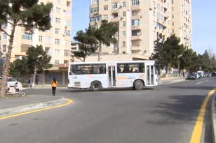 Bakıda avtobus sürücüsündən qorxunc görüntü – VİDEO