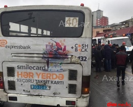 QORXUNC QƏZA — Avtobus maşının üstündən keçdi