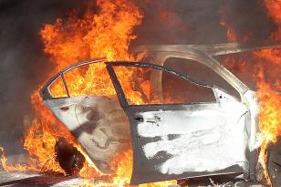 Kürdəmirdə “Mercedes”  yandı