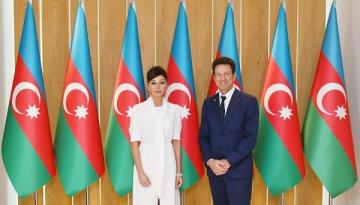 Mehriban Əliyeva MEDEF Biznes Şurasının prezidenti ilə görüşdü
