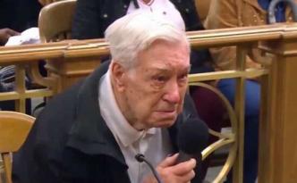 96 yaşında məhkəməyə çıxarıldı – Dünya bu görüntülərdən danışır – VİDEO