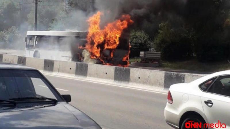 Azərbaycanlıları ziyarətə aparan avtobus yandı