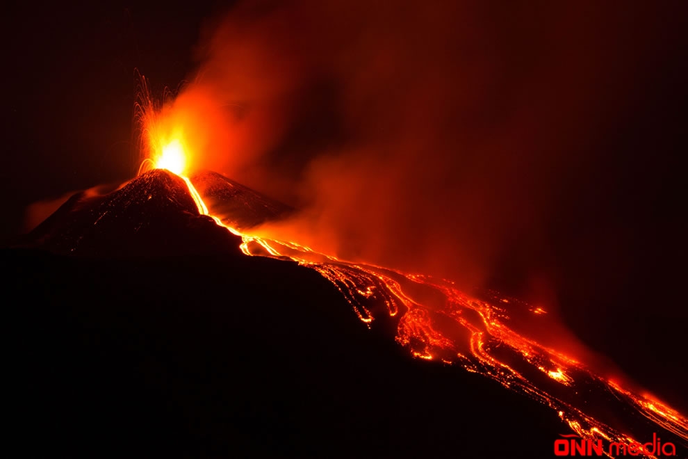 Etna vulkanında güclü partlayışlar BAŞ VERDİ
