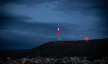 Tbilisi teleqülləsi Azərbaycan bayrağının rəngləri ilə işıqlandırıldı