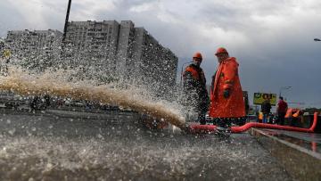 Moskva su altında qaldı – FOTOLAR