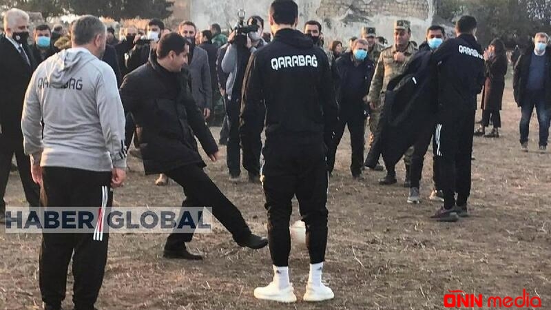 Hikmət Hacıyev Ağdamda “Qarabağ”la futbol oynadı – VİDEO