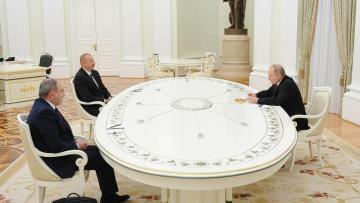 İlham Əliyev, Paşinyan və Putinin görüşü davam edir
