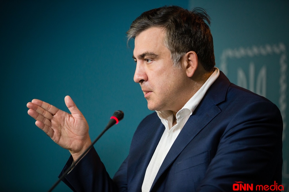 Saakaşvili: Qaxariyanın istefası ilə dayanmamalıyıq