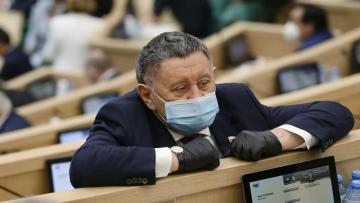 Rus senator ürəktutmasından öldü