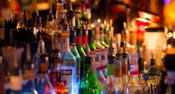 Parlament qəbul etdi: Spirtli içkilərə aksiz vergisi artırılır