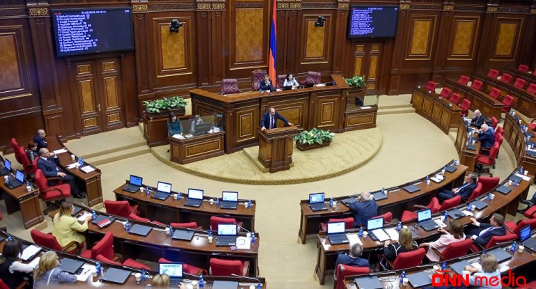 Ermənistan parlamentində demarkasiya və delimitasiya məsələsi