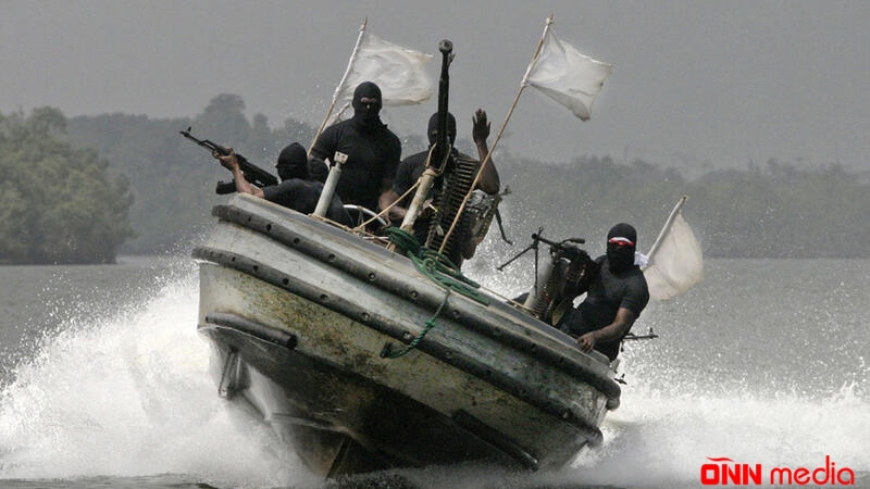 Piratlar daha bir gəmini qaçırdılar: altı ekipaj üzvü…