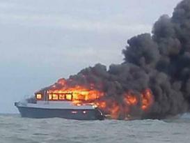 Ukrayna sahillərində Rusiyanın böyük desant gəmisi vuruldu – VİDEO