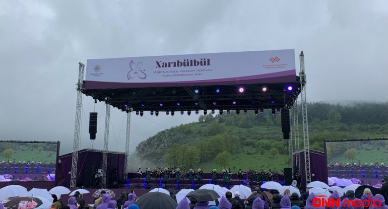 İlham Əliyev və Mehriban Əliyeva Şuşada “Xarıbülbül” Festivalında – YENİLƏNİB