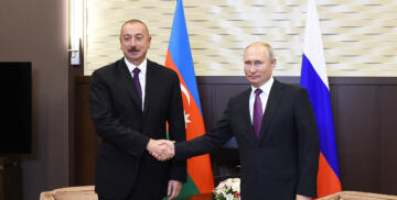İlham Əliyev Astanada Putinlə görüşdü
