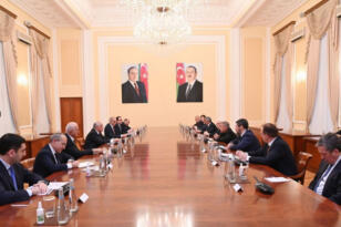 Əli Əsədov Tatarıstan prezidenti ilə görüşüb