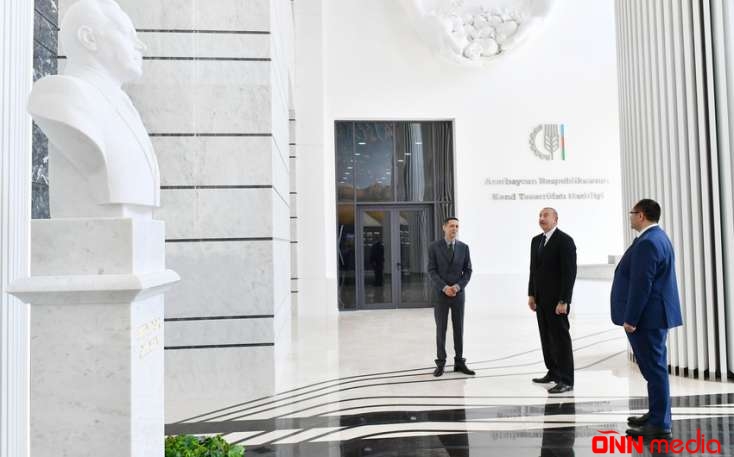 İlham Əliyev nazirliyin yeni binasının açılışında iştirak edib