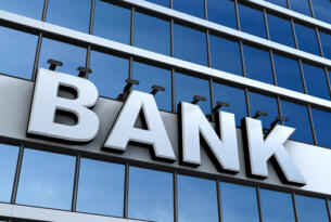 4 bankın əmlakı hərraca çıxarıldı