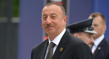 Əliyev Özbəkistan prezidentini təbrik etdi