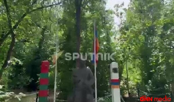 İrəvanda Rusiya bayrağı endirildi